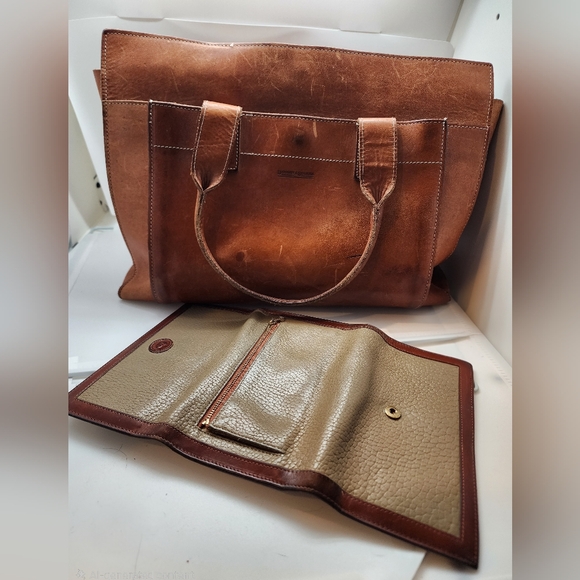 Dooney And Bourke Vintage Alto Executive Cognac Tote And Wallet - Picture 12 of 17